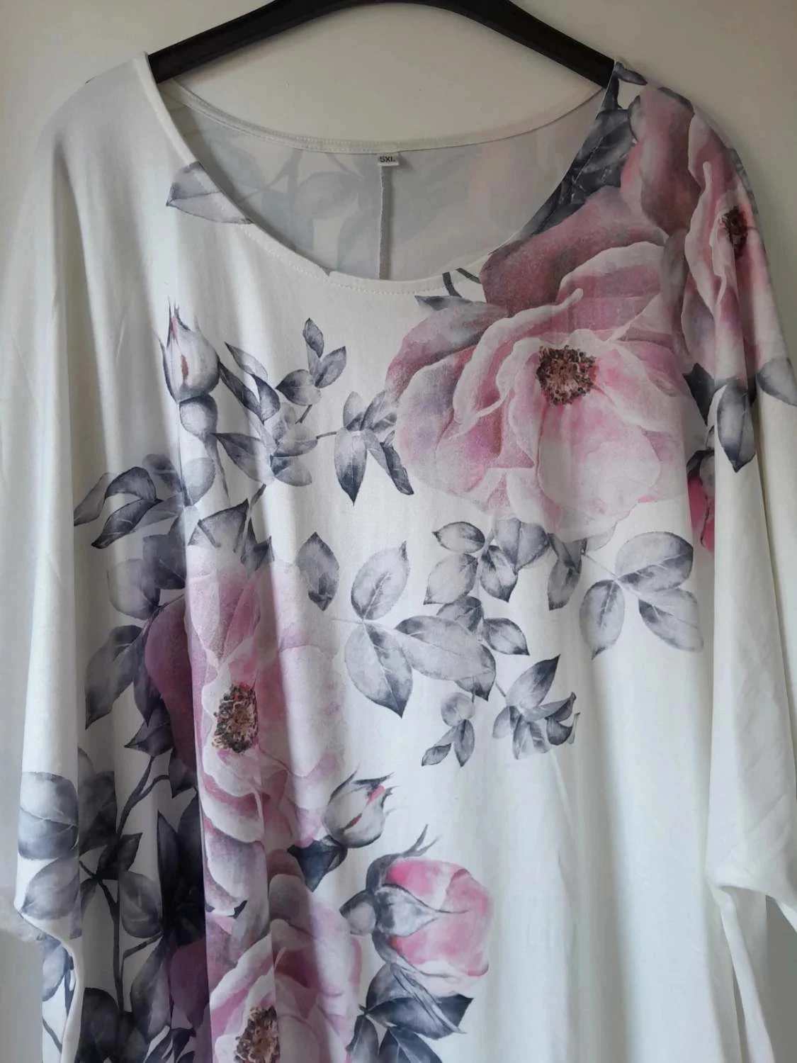 Asymmetrische tuniek, dames, maat 5XL, kleuren wit met roze bloemen – photo 2